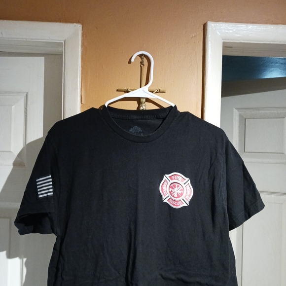 Annarbor Men's Fire Rescue Graphic Short Sleeve Casual T-Shirt. Size L - Picture 2 of 9